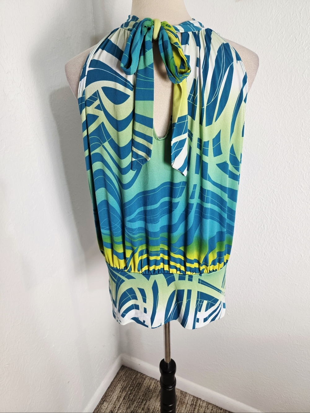 Axcess A Liz Claiborne - Teal, Aqua, Green & Yellow Abstract Halter Top, Size XL - Picture 7 of 13